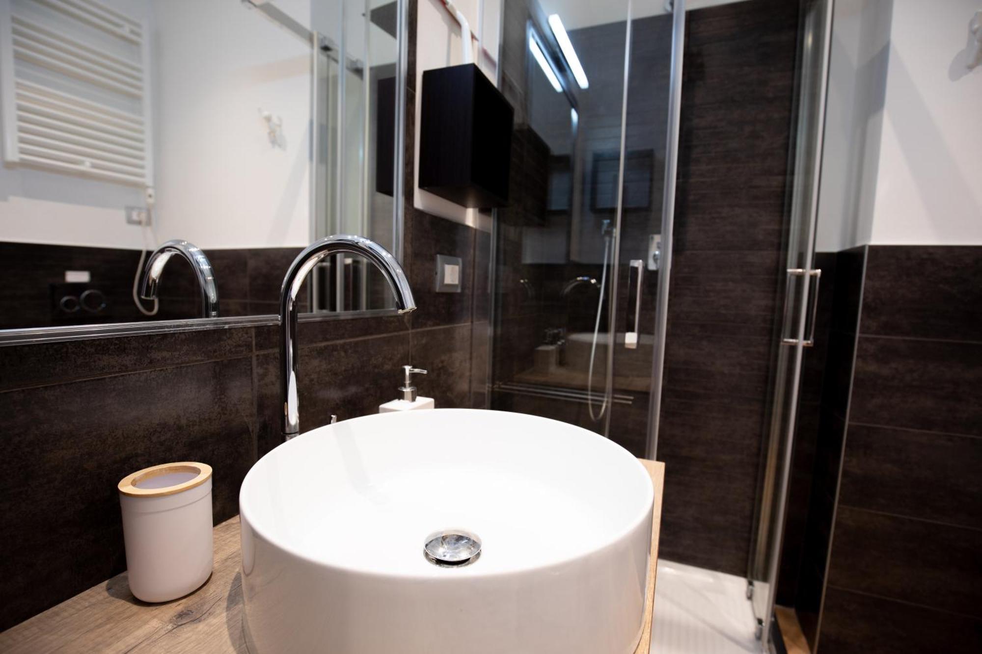 Vinhome Bilocale Con Garage Privato Alba Centro Eksteriør bilde