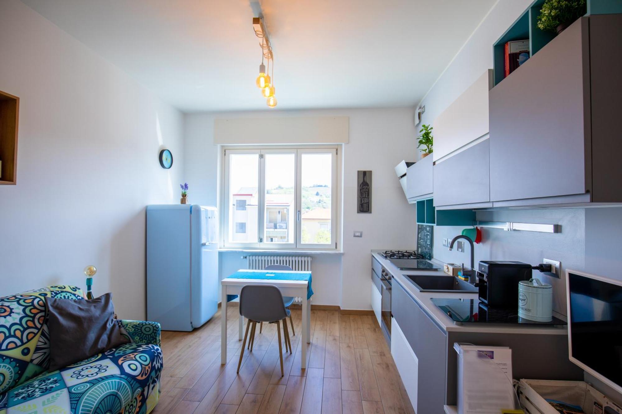 Vinhome Bilocale Con Garage Privato Alba Centro Eksteriør bilde