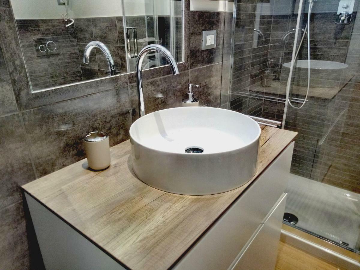 Vinhome Bilocale Con Garage Privato Alba Centro Eksteriør bilde